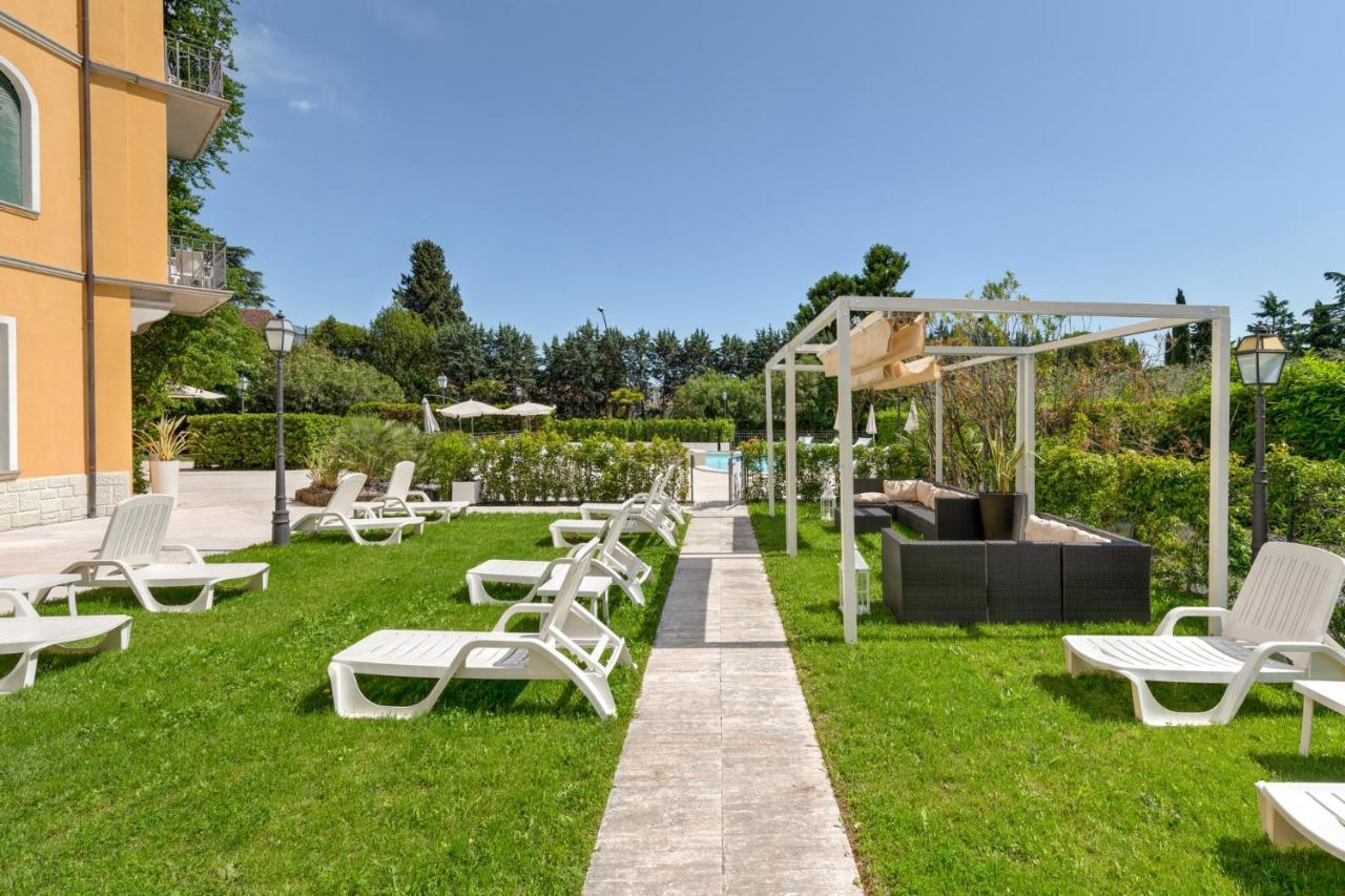 Hotel Galeazzi Gardone Riviera Exteriör bild